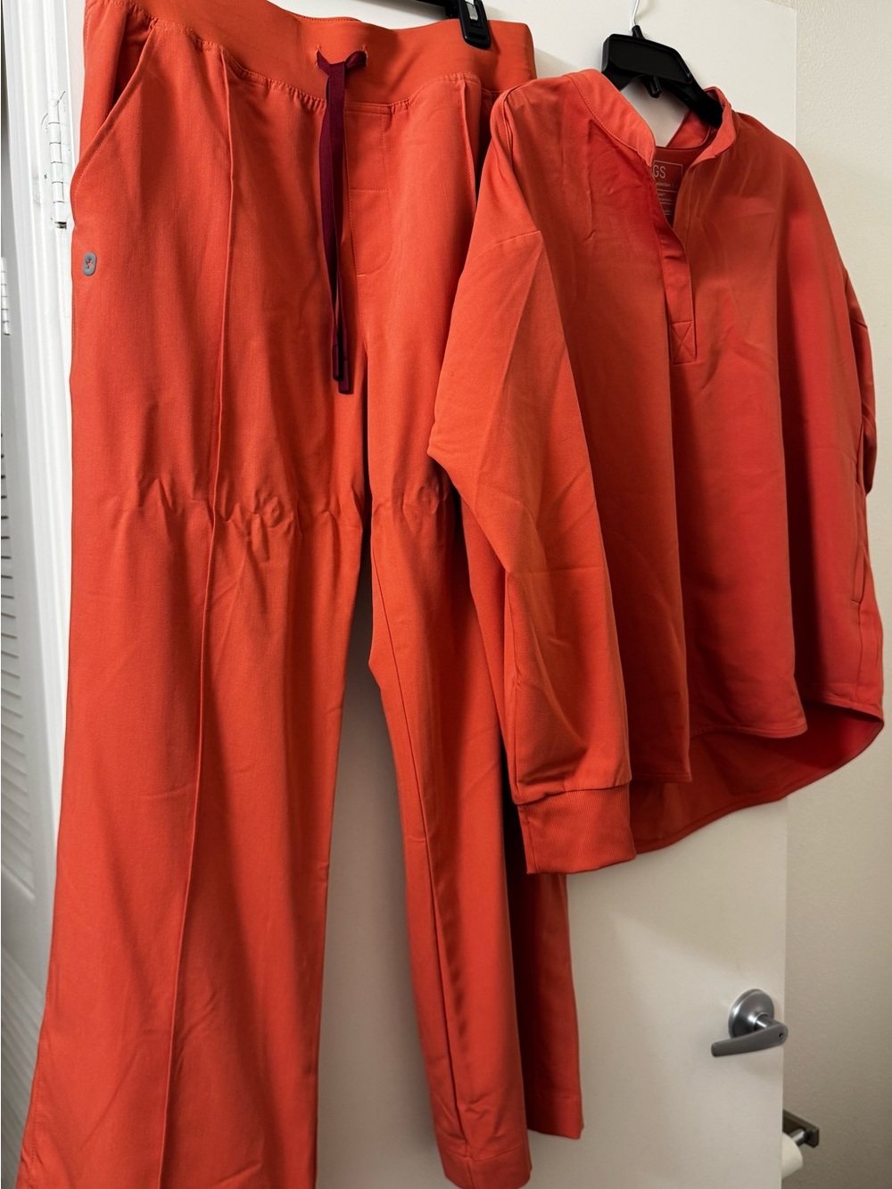 FIGS Technical Collection Scrub Set Women’s Large Top & Large Petite Pants NWOT